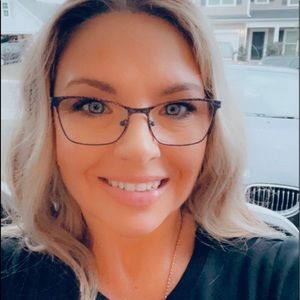 Meet your Posher, Queen